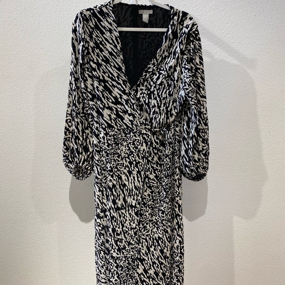 H&M Pleated Wrap-front Dress - Picture 1 of 5